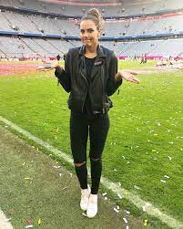 Esther sedlaczek (sportscaster) was born on the 24th of november, 1985. Esther Sedlaczek Facebook