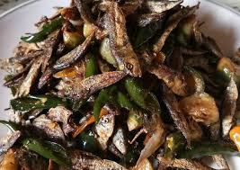 Sambal ikan bilis or ikan bilis sambal (dried anchovies cooked in spicy paste) is synonymous with nasi lemak in malaysia. Resepi Sambal Hijau Ikan Bilis Azie Kitchen