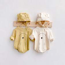 Bộ đồ 2 món gồm áo liền quần tay dài in hình chú gấu + nón xinh xắn dành  cho bé gái sơ sinh