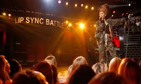 sneak k zendaya performs erykah