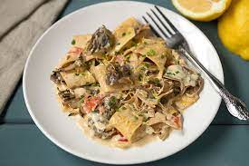 pasta with hen of the woods and garlic