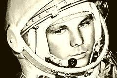 His vostok 1 spacecraft orbited earth once in 1 hour 29 minutes at a maximum altitude of 187 miles. Juri Gagarin 1934 1968 Geboren Am
