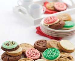 Struggling to find the perfect christmas present for a certain someone this year? Costco S 70 Count Christmas Cookie Tray Is Stealing The Show