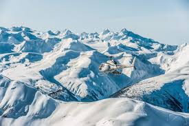 Luex offers fully customizable heli ski trips in the most remote and breathtaking landscapes worldwide. Heliskifahren Kanada Last Frontier Heliskiing