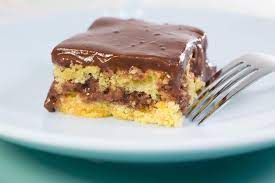 Yellow Cake With Chocolate Pudding Filling gambar png