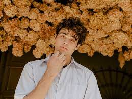 noah centineo is hot if only he could