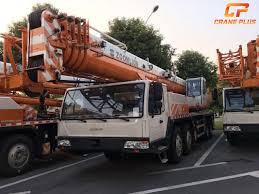 Zoomlion Qy 75 75 Tons Crane For Hire In Mumbai