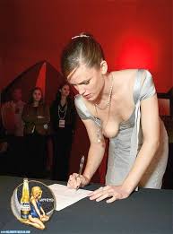 Jennifer Garner Nipple Slip Public Nudes 001 « Celebrity Fakes 4U