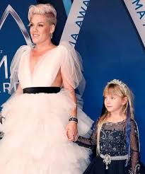 Pink and daughter willow soar in daredevil billboard music awards stunt. Pink Portugal Happy Birthday Willow Sage Hart Facebook