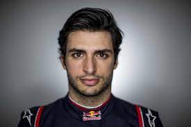 Carlos sainz vázquez de castro (born 1 september 1994 in madrid, community of madrid, spain), commonly known as carlos sainz, jr., is a racing driver who made his formula one début for toro rosso in 2015, alongside max verstappen, who also made his début. Carlos Sainz Jr Steckbrief Sportguide Fuhrt Dich Durch Die Welt Des Sports
