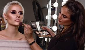 ways to experiment with makeup