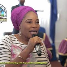 Evangelist mrs tope alabi an icon gospel musician,born again talented awarded best turning round spirit person. Tope Alabi Songs By Evangelist Omojesu