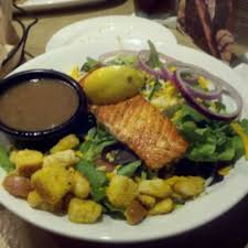 longhorn steakhouse salmon salad