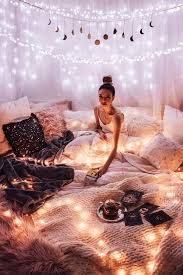 cozy decor ideas with bedroom string lights