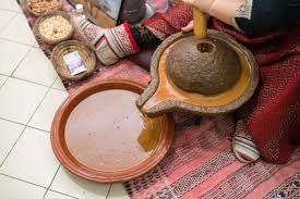 Fabrication de l'huile d'Argan. Un processus traditionnel - Blog Maroc Argan