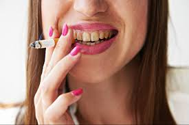 what does smoking do to your teeth
