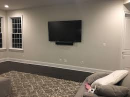 wall decor around tv