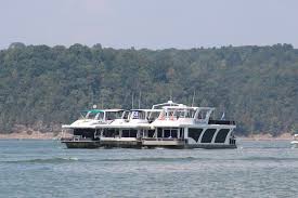 The 75 foot bigfoot houseboat is a great way for a larger group to vacation on dale hollow lake without being crammed together. Houseboats Buy Terry Home Facebook
