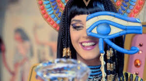 katy perry debuts as egypt s queen