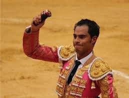 Luis Bolívar, en hombros en una buena corrida de Mondoñedo