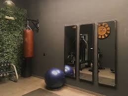 Creating a home gym design that enhances your focus and staying motivated is a key aspect in designing a home gym. Stay Fit Indoors How To Create That Perfect Small Home Gym
