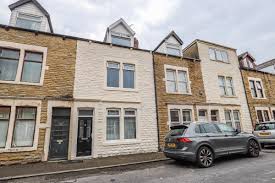3 bed terraced house in