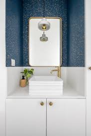 Wallpapers for bathrooms look good whether you use geometric designs or flowers, stripes or paisley ornate designs. 75 Beautiful Wallpaper Bathroom Pictures Ideas August 2021 Houzz