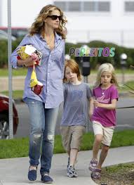 Walter roberts (father), betty lou roberts (mother), michael motes (stepfather) julia roberts siblings: Julia Roberts Twins Are All Grown Up Perez Hilton