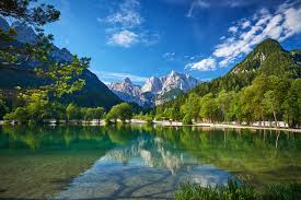 Triglav je 2864 m visoka gora, ki se nahaja v osrčju julijskih alp. Visit And Explore The Triglav National Park In Slovenia