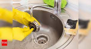 easy ways to clean the kitchen sink