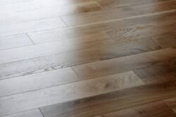 steam mops damage hardwood floors
