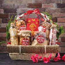 what gifts do vietnamese bring for tet