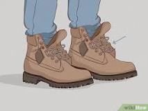 do-i-tuck-my-jeans-into-my-timberlands