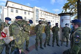 V nemocnicích a sociálních zařízeních v Karlovarském kraji budou pomáhat  vojáci | Karlovy Vary