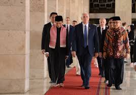 Congressional seat, he successfully ran for congress. Wakil Presiden A S Mike Pence Berkunjung Ke Indonesia Kedutaan Besar Dan Konsulat As Di Indonesia