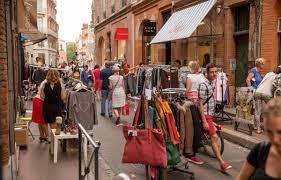 Coronavirus à Toulouse : Grande braderie et cassoulet géant, le  centre-ville s'anime en dépit de l'épidémie
