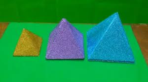 dy pirâmide de papelão e glitter you