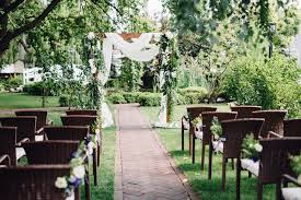 35 Dreamy Backyard Wedding Ideas And