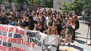 ΑΠΘ: Νέα διαμαρτυρία φοιτητών μπροστά από τα ΜΑΤ - Ζητούν την αποχώρηση της  αστυνομίας