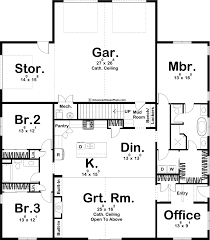3 bedroom barndominium style plan with