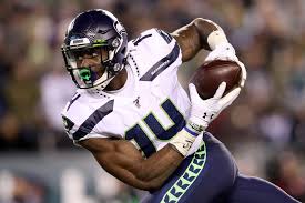 The wideout finished last among nine sprinters but stayed close until the finish line. The Nfl S Newest Superfreak Wide Receiver Is Dk Metcalf By Rajan Nanavati Sportsraid Medium