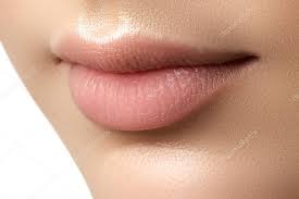 full lip lips augmentation
