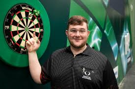 Flukey Lukey' makes his mark on the Ally Pally stage | PDC