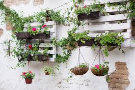 16 Gorgeous Garden Wall Ideas To