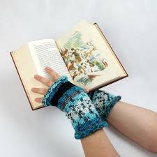 Fingerless gloves knitting patterns are perfect for fall when you need just a little bit of warmth. How To Knit Fingerless Gloves Free Pattern Knitfarious