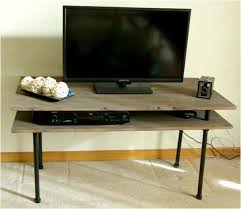 Тази елегантна маса за телевизор притежава изчистен дизайн и ще бъде отлично допълнение към всякакъв интериор. Masa Za Televizor Comfort Bg