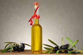 Resultado de imagen de fotos de botellas de aceite de oliva virgen