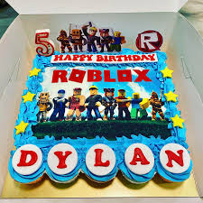 Roblox cake parties roblox birthday cake roblox cake. Roblox Cupcakes Cake Food Drinks Baked Goods On Carousell