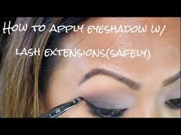 apply eyeshadow with lash extensions
