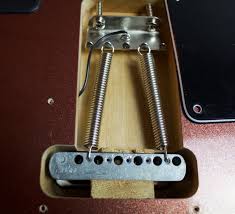 how to deck or block your tremolo